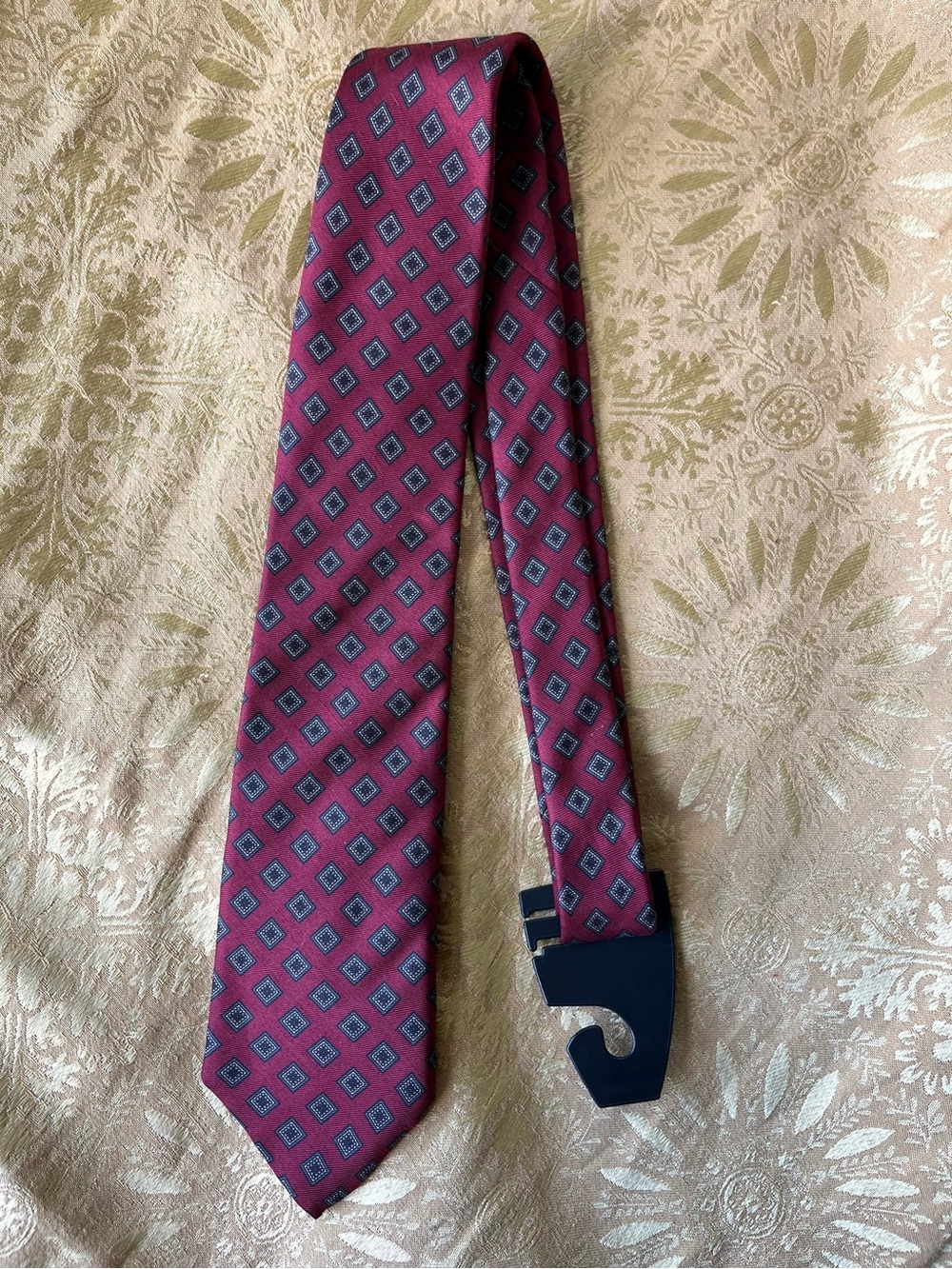 Flying Scotsman Men's Woven 100% Silk Tie - Red Blue Geometric Pointed Vintage